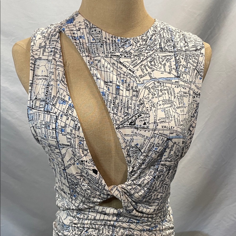 Urban Outfitters Abstract Blue and White Mini Dress - Picture 2 of 9